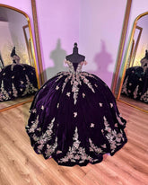 Luxury Dark Purple Velvet Quinceanera Dress Off-Shoulder Ball Gown with Gold Beaded Flowers & Butterfly Appliques for Sweet 16
